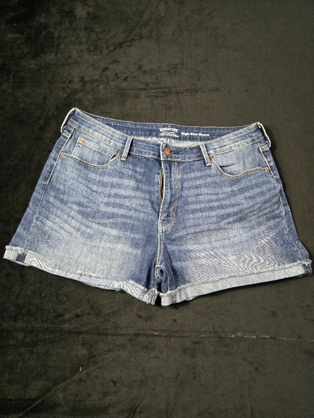Signature Levi Strauss Women's W33 High Rise Raw Hem Denim Shorts Blue